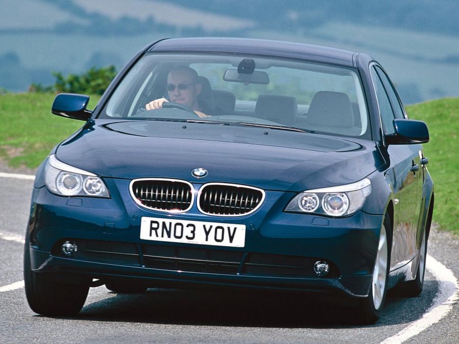  BMW 520i Sedan 2003 года  (UK) (фото 9 из 12)